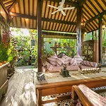 Villa Kampung Kecil