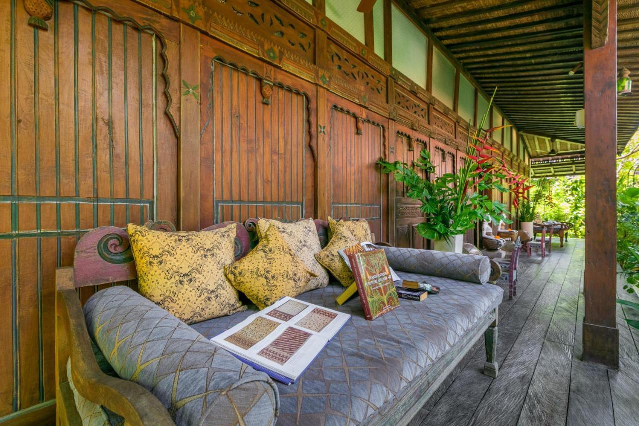 Villa Kampung Kecil *