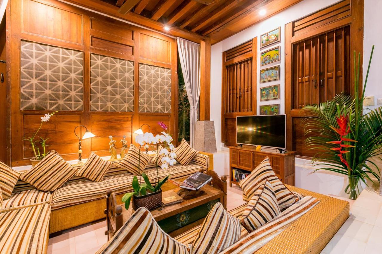 Villa Kampung Kecil *